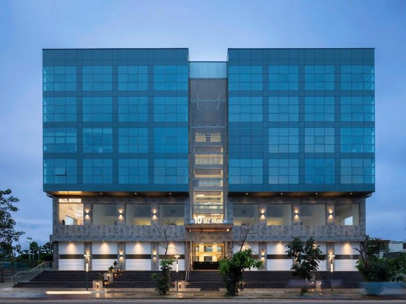 Furnished Office Near Symbiosis – 515 sqft, Move-In Ready, Viman Nagar - Pune