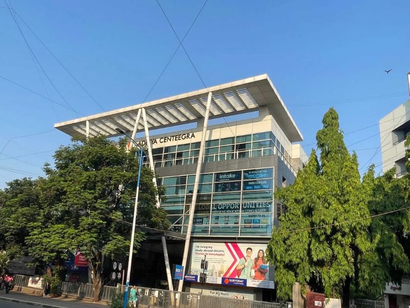 Indulge in Space: 2010 sq ft Luxury Office Next to Mantri House, Shivaji Nagar- Pune