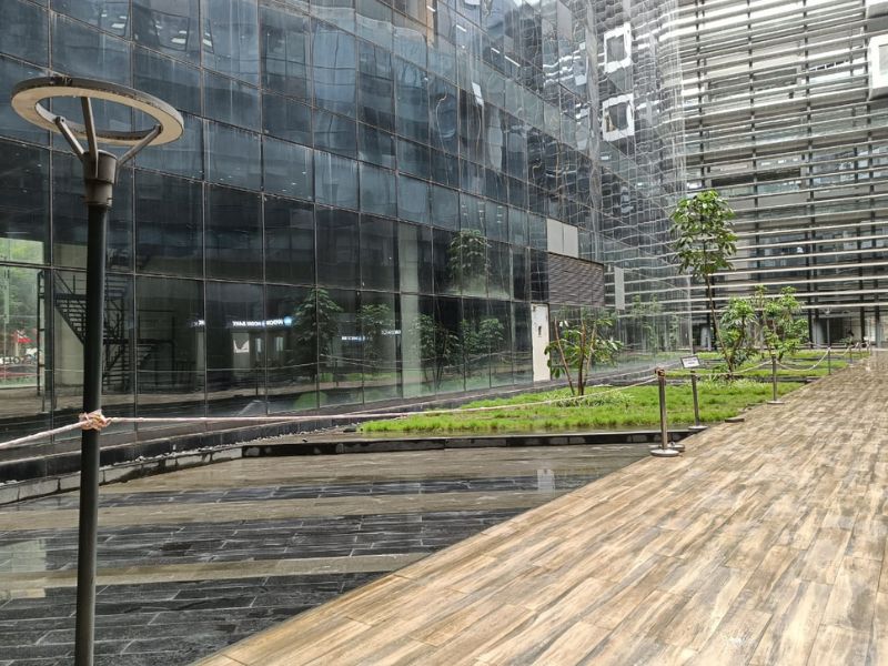 Modern Workspace Available in Solitaire Business Hub, Viman Nagar-Pune